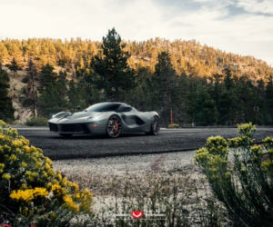 Ferrari LaFerrari na kołach Vossen