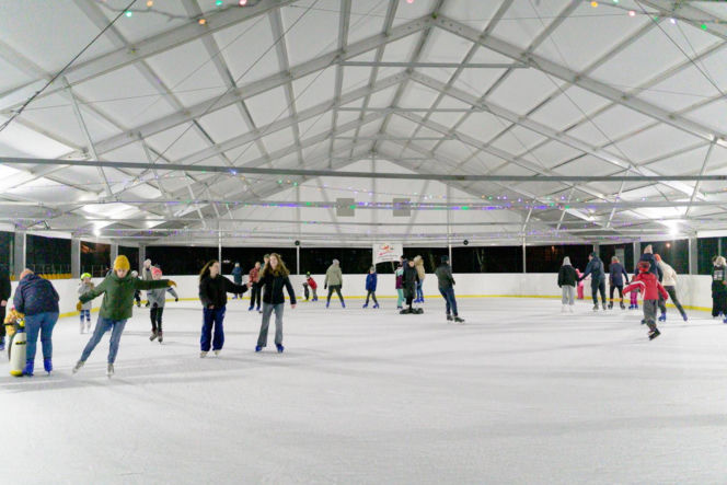 Lodowiska w Warszawie zapraszają! Gdzie na łyżwy w stolicy?