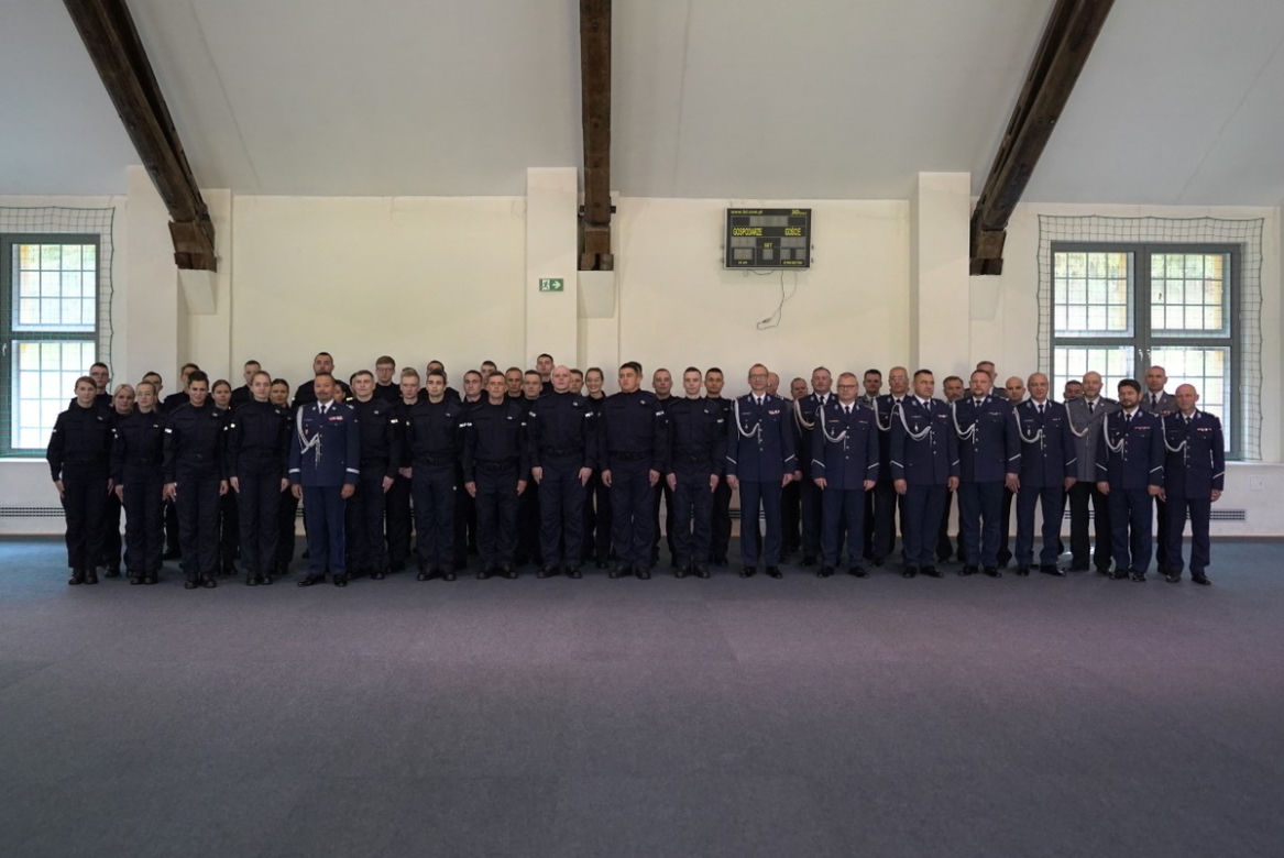 Nowi policjanci na Warmii i Mazurach. Wakatów coraz mniej