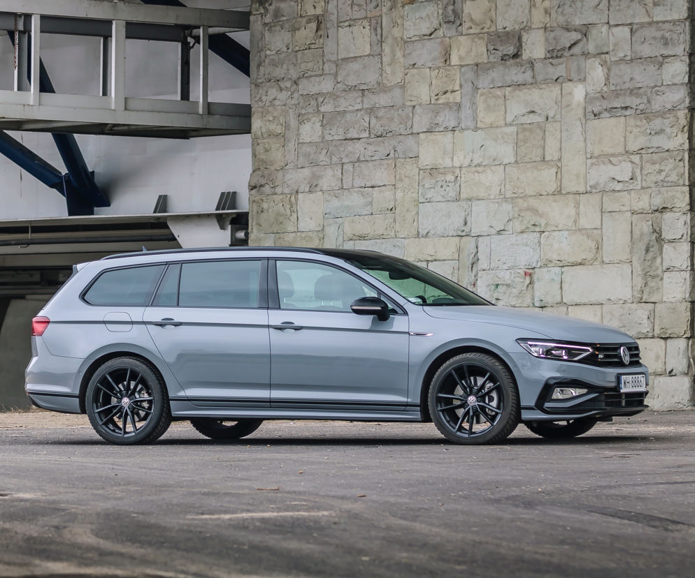 Volkswagen Passat Variant R-Line Edition 2.0 TDI 240 KM DSG7 4MOTION