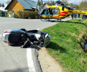 Wypadek na Podkarpaciu: Audi najechało na motocykl. Ranny ojciec i 10-letni syn