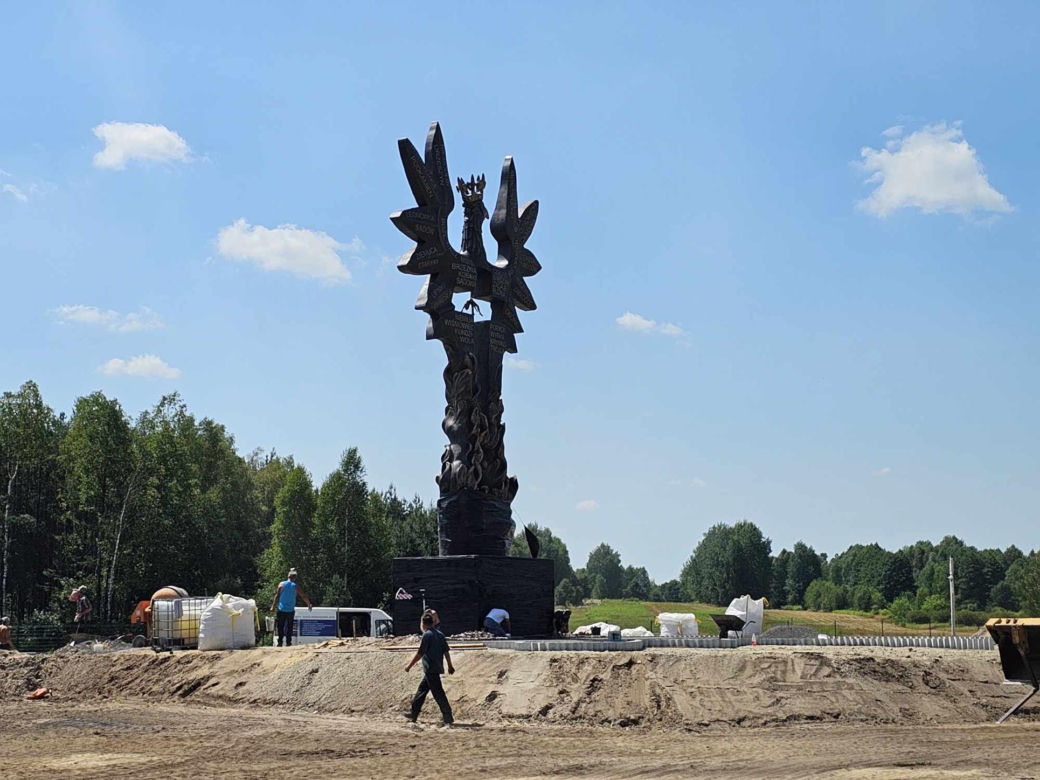 Dziecko nabite na widły na pomniku rzezi wołyńskiej to nie jedyna kontrowersja
