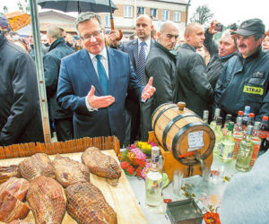 Prezydent Komorowski poświęcił palmę