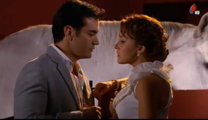 OTCHŁAŃ NAMIĘTNOŚCI odc. 23. Elisa (Angelique Boyer), Damian (David Zepeda) - pierwszy pocałunek