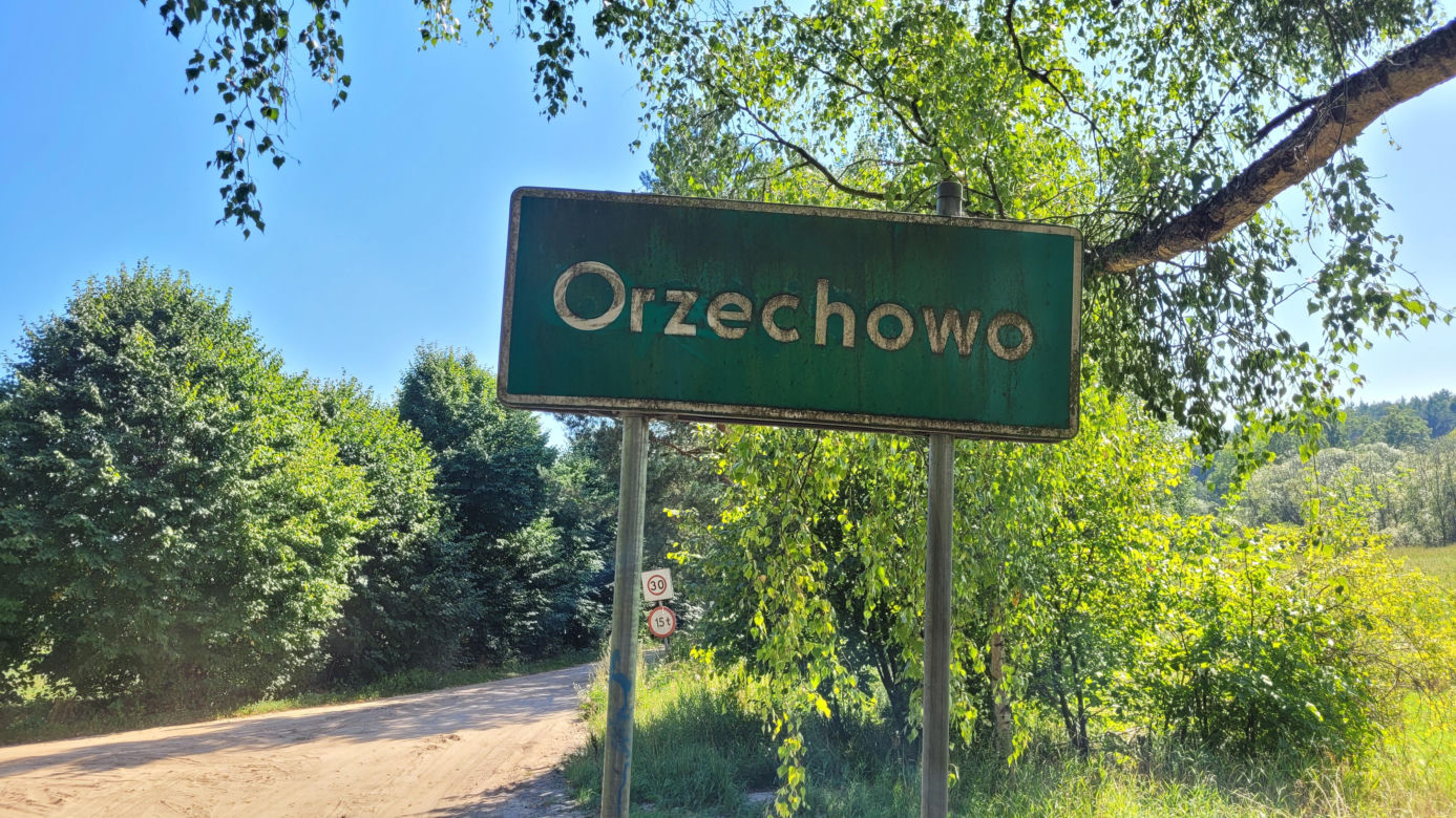 Orzechowo – zniszczona przez komunizm wieś-widmo, w której prawie nikt nie mieszka