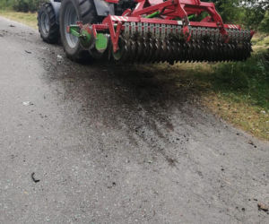 Zderzenie samochodu osobowego z ciągnikiem w okolicach Mieściska