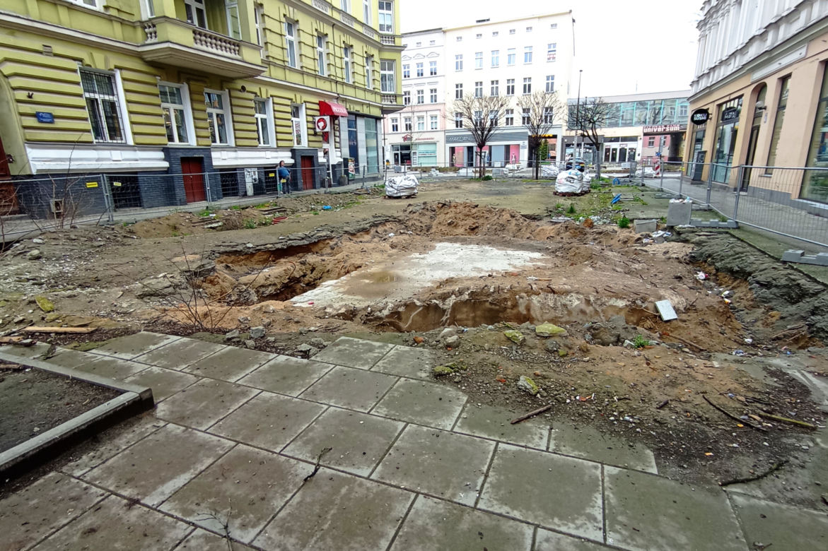 Pozostałości po dawnej "ścianie płaczu"