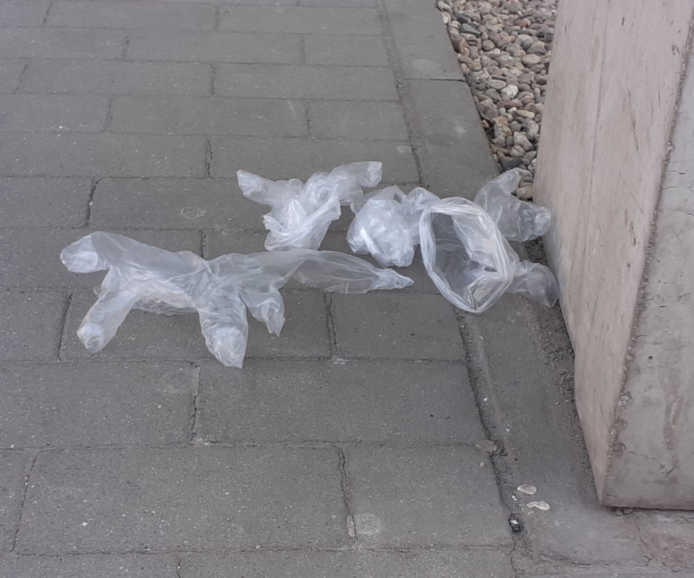 rękawiczki na ulicy
