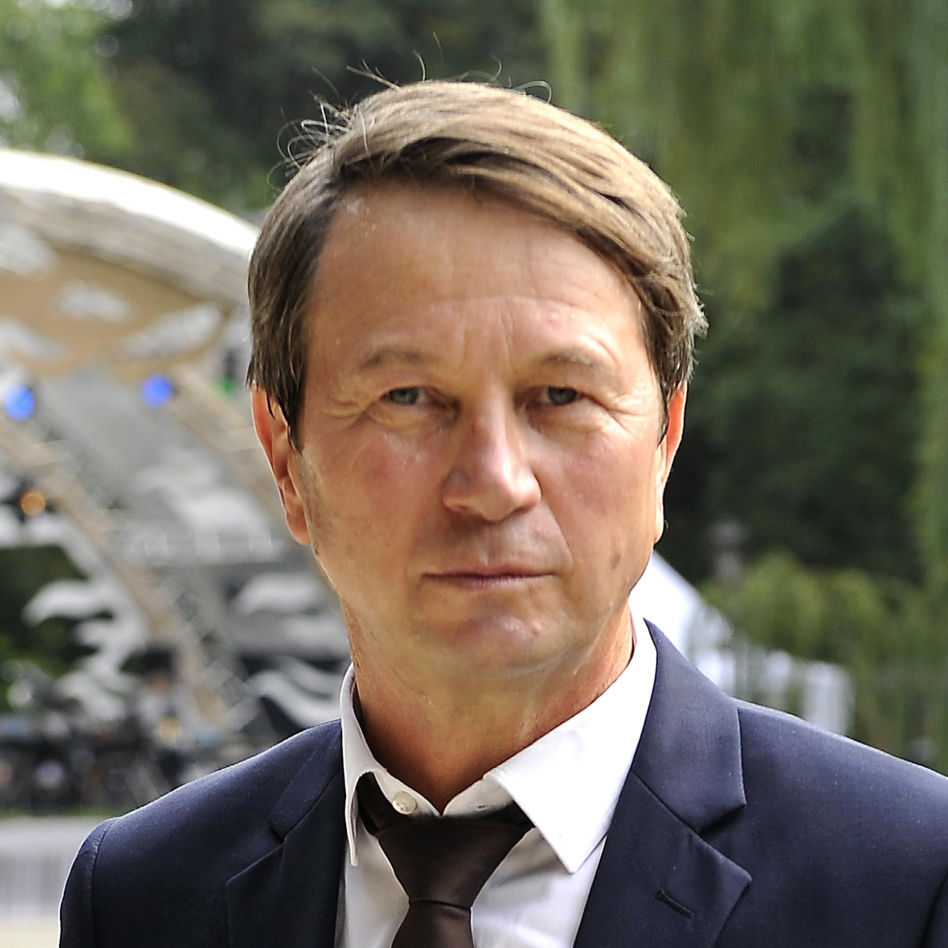 Piotr Cyrwus kiedyś i dziś. Tak przez lata zmieniał się aktor znany z roli Ryśka w "Klanie"