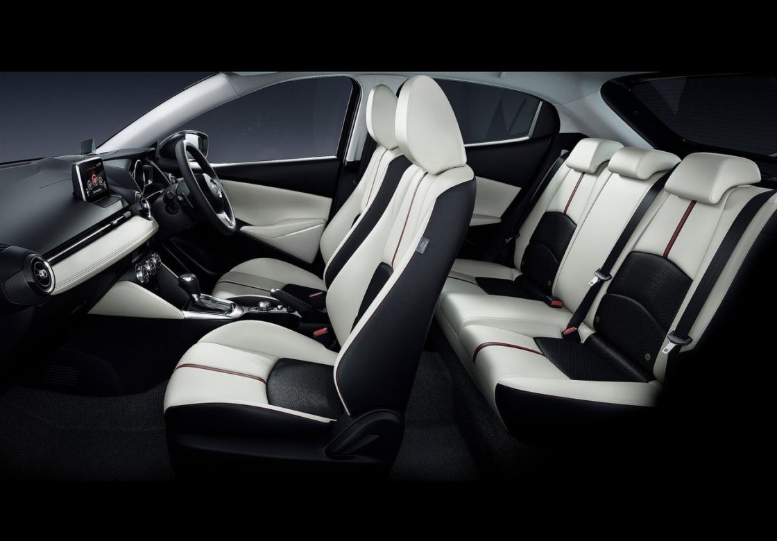 2015 nowa Mazda 2