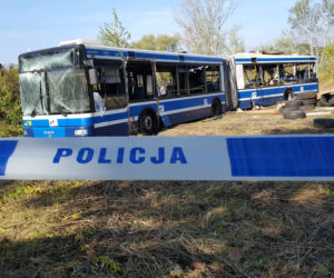 Tak wygląda autobus po wybuchu bomby, którą chciał stworzyć Paweł R.