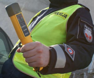 Pijany przyjechał na stację paliw. Kolejny kierowca stracił samochód i prawo jazdy