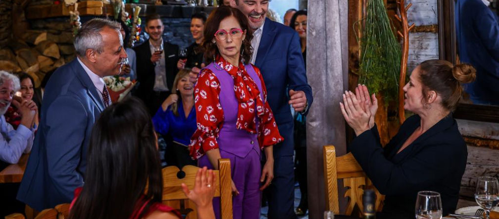 Szpital św. Anny, odcinek 103: Uroczystość zaręczynowa Marty kończy się drugimi, zupełnie niespodziewanymi oświadczynami