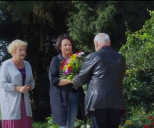 M jak miłość, odcinek 1416. Marysia (Małgorzata Pieńkowska), Otar (David Gamtsemlidze), Barbara (Teresa Lipowska)