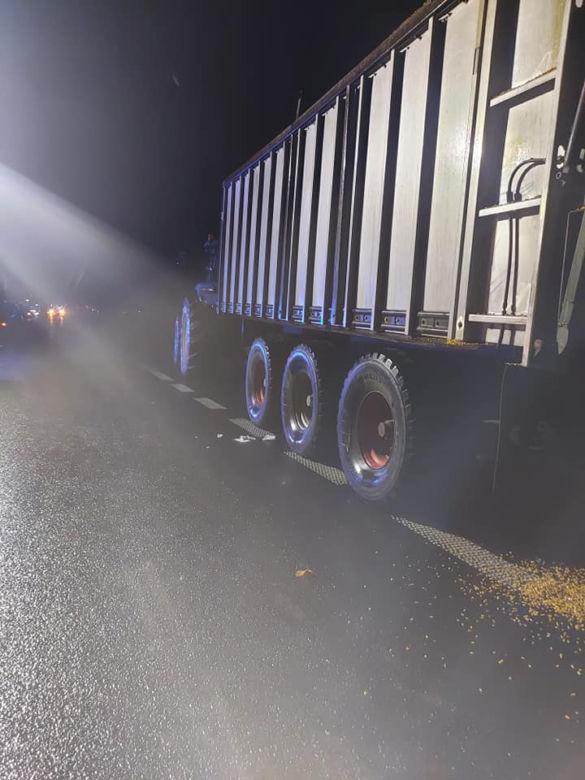 Potężne zderzenie tira i ciągnika pod Sierpcem! 36-latek zginął w roztrzaskanej kabinie [ZDJĘCIA]
