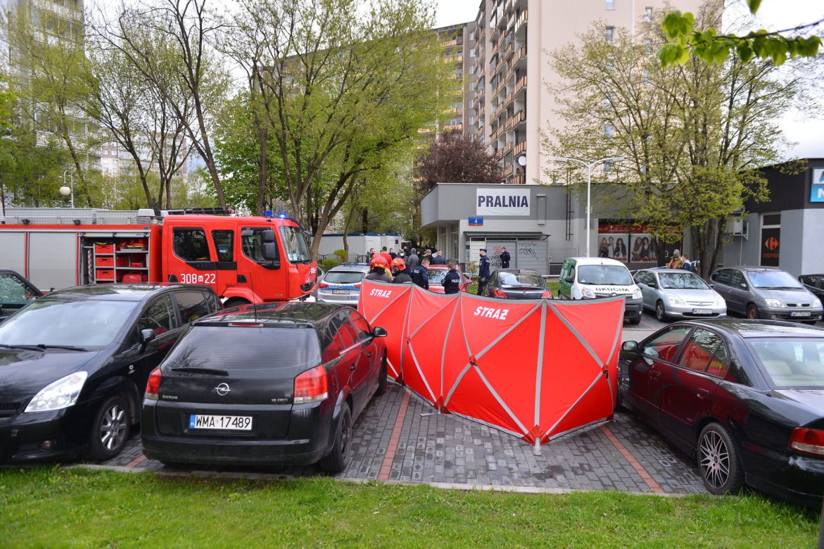 Za parawanem była kałuża krwi