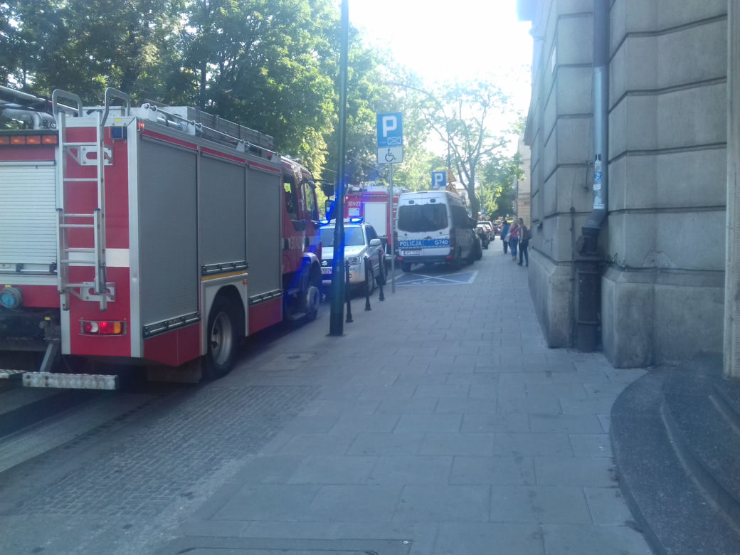 Kraków: Podejrzana substancja na Poczcie Głównej! Na miejscu działają służby [AUDIO, ZDJĘCIA]