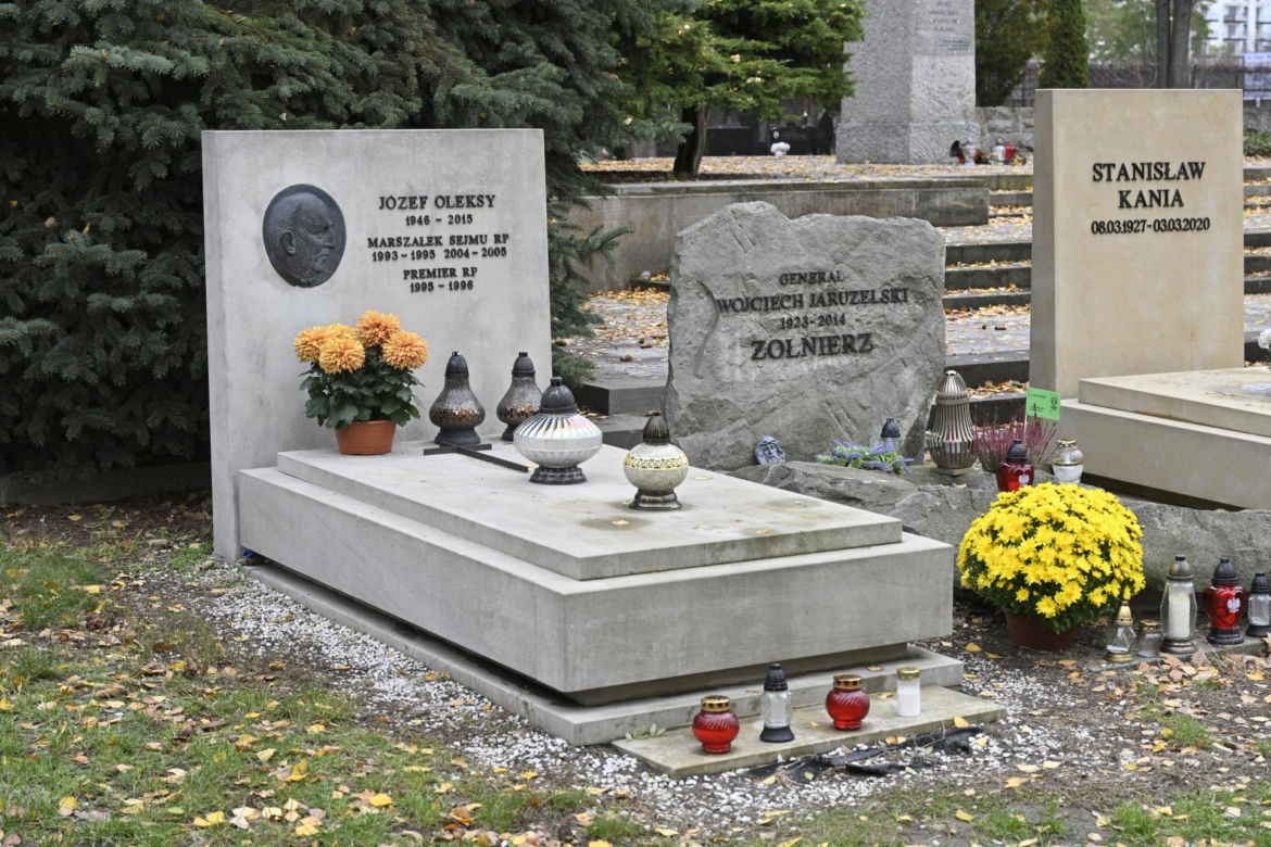 Tu spoczywa Józef Oleksy