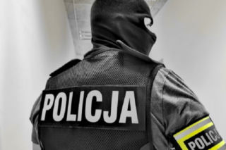 Częstochowa: Łowcy głów byli w szoku! Poszukiwany przywitał ich tym prezentem