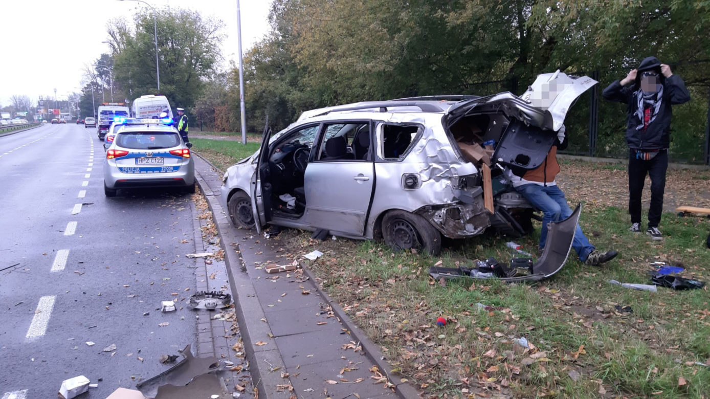 Dwa wypadki jeden po drugim, paraliż komunikacyjny na Pradze-Południe