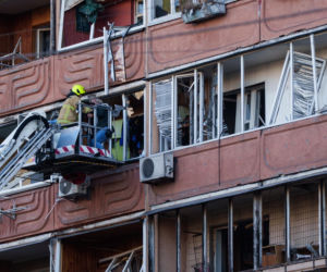 Zmasowany rosyjski atak na Kijów; zginęła jedna osoba, 16 zostało rannych
