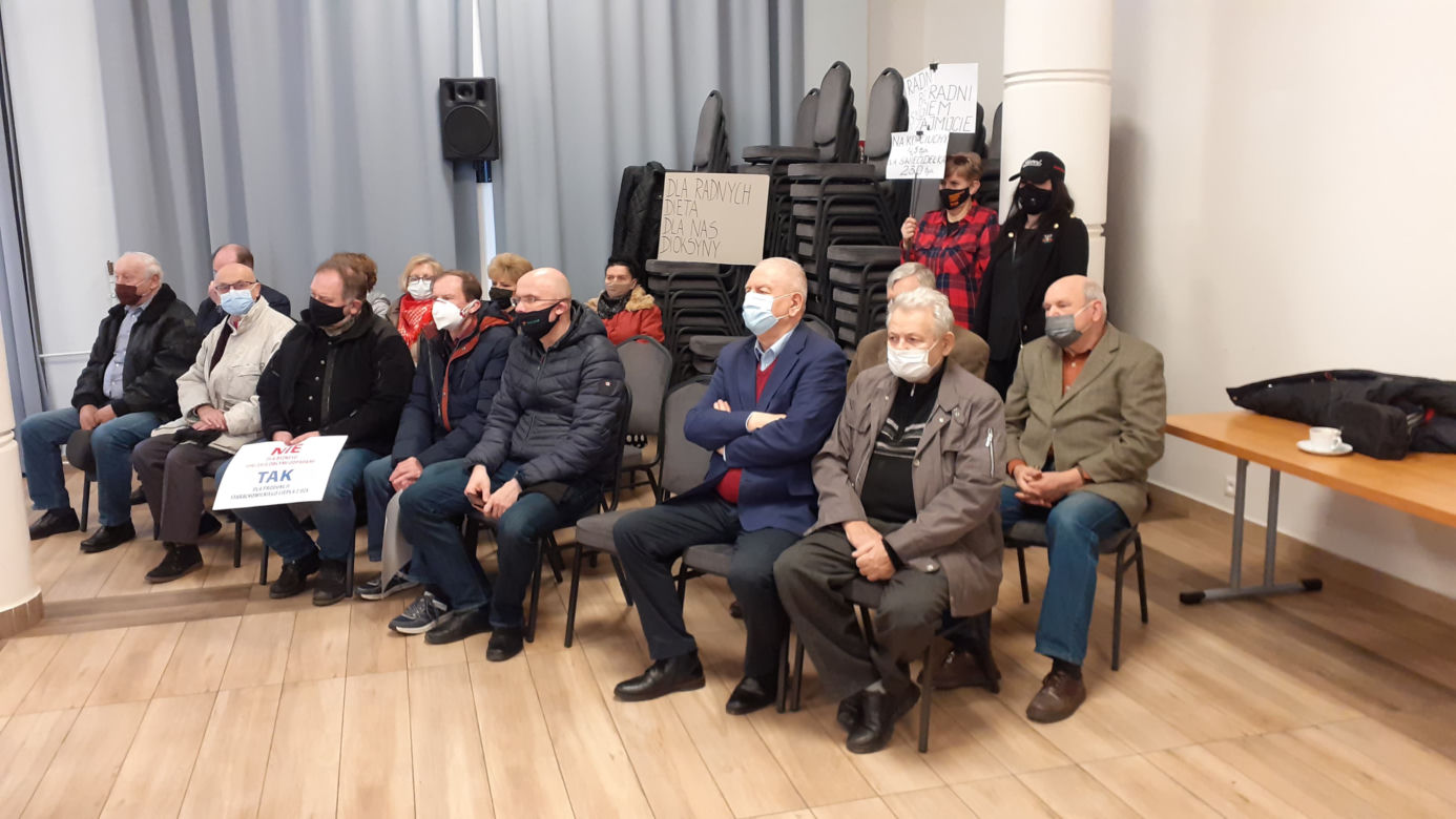Mieszkańcy znowu na sesji. Tym razem przeciw budowie spalarni i cenie za wywóz śmieci