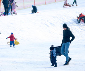 To najlepsza zimowa, darmowa atrakcja w Katowicach. Tłumy na torze saneczkowym