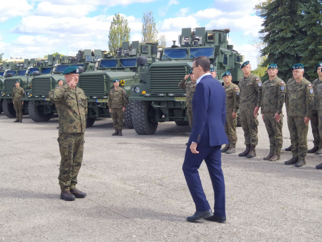 Premier Morawiecki w Siedlcach: oficjalne przekazanie 18. Dywizji Zmechanizowanej transporterów Cougar - 05.09.2022
