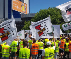 Górnicy protestują przed siedzibą PiS