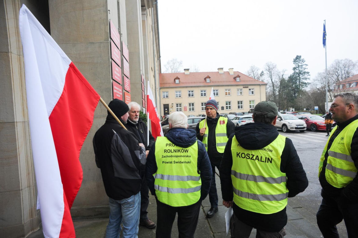   W całym kraju protesty ostrzegawcze rolników. Największy w Elblągu [ZDJĘCIA]