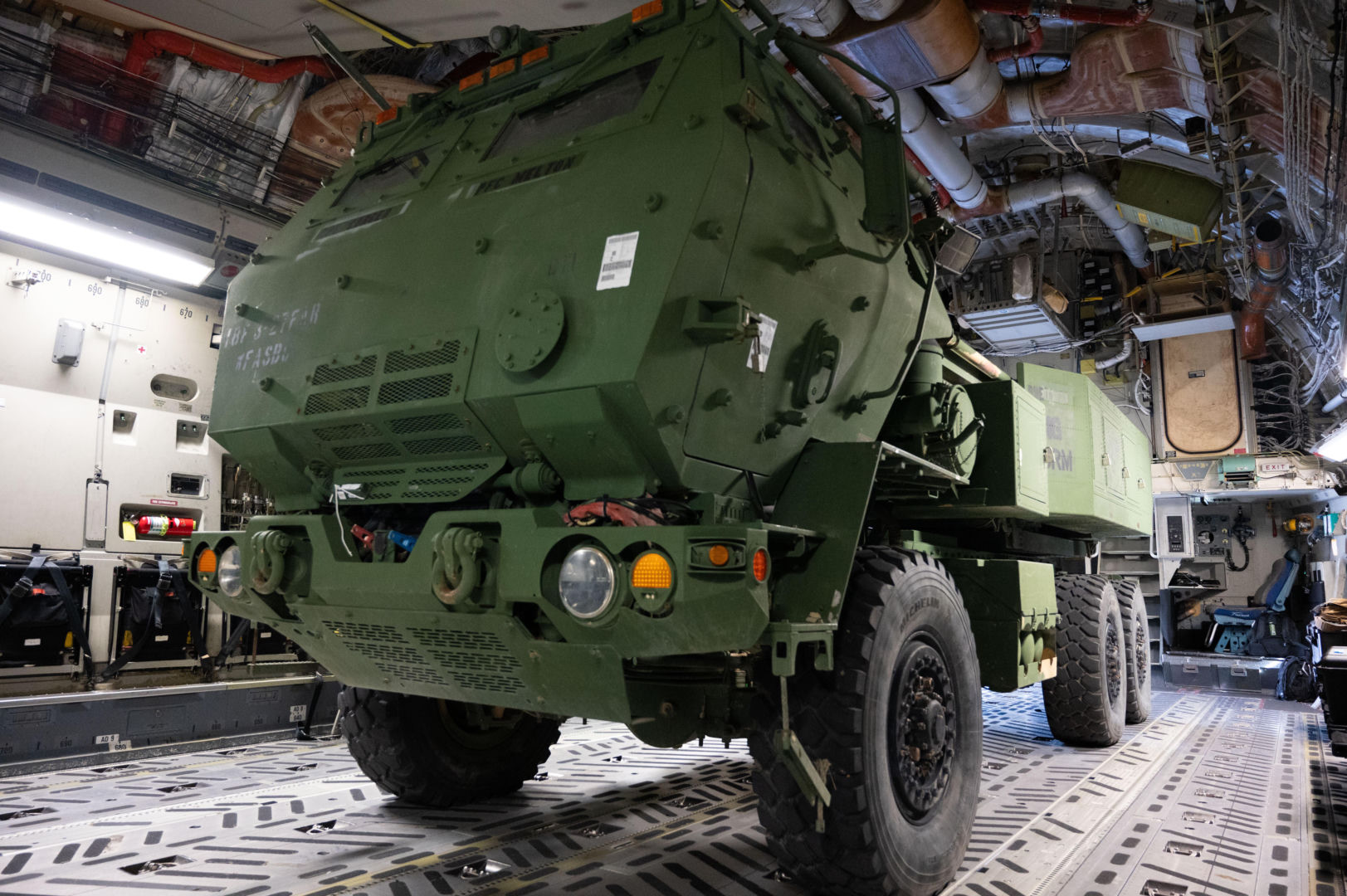 Ciężarówka Oshkosh M1140