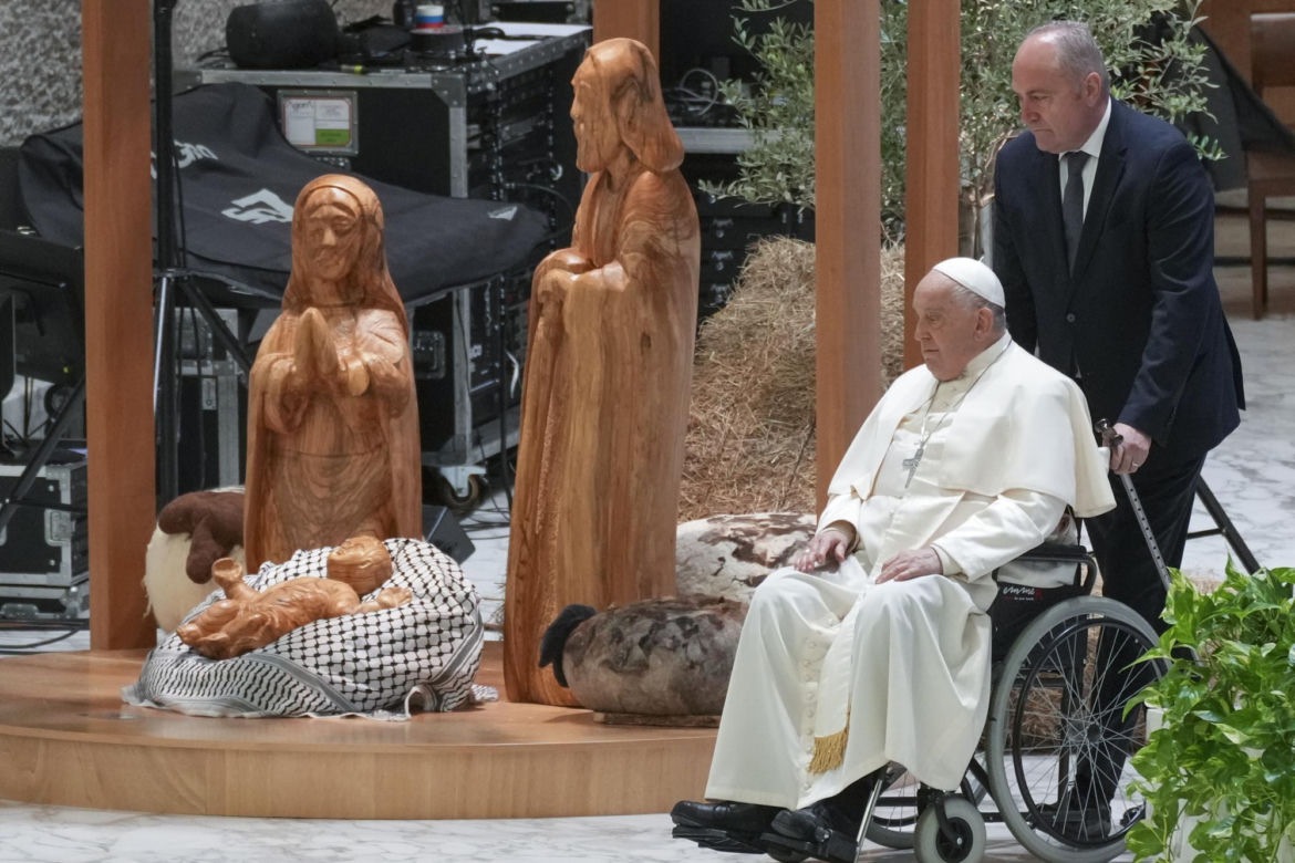  Papież Franciszek z siniakami na twarzy! Co się stało?