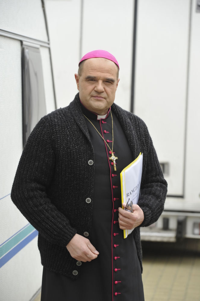 Ranczo 10 sezon. Biskup Kozioł (Cezary Żak)