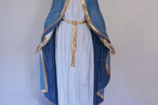 Dorobili buty Matce Boskiej