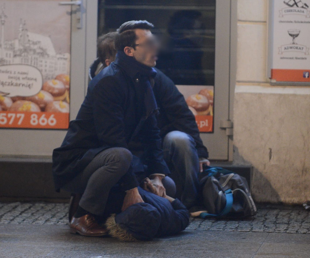 Nocna bójka na przystanku autobusowym