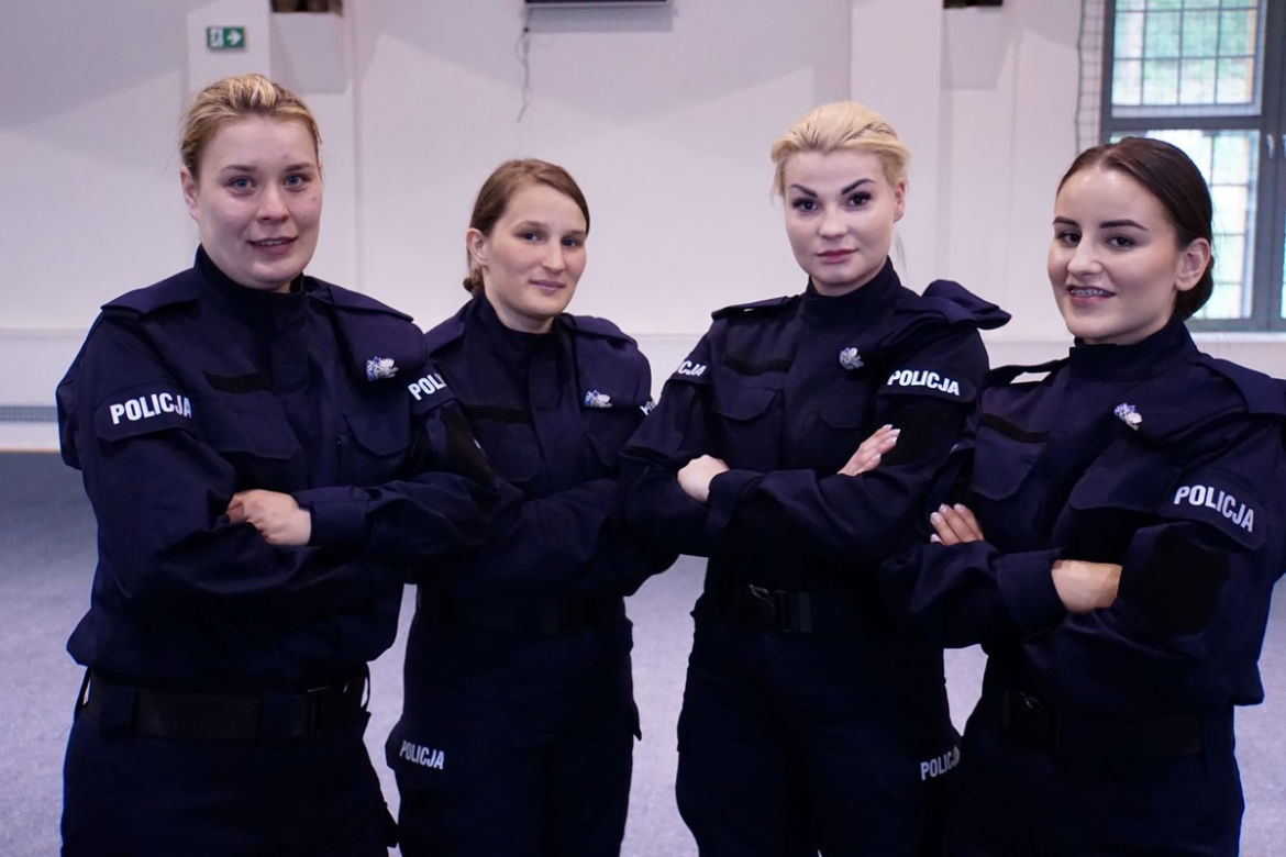 Ślubowanie nowych policjantów w Olsztynie. W szeregi wstąpiło 24 funkcjonariuszy [ZDJECIA]