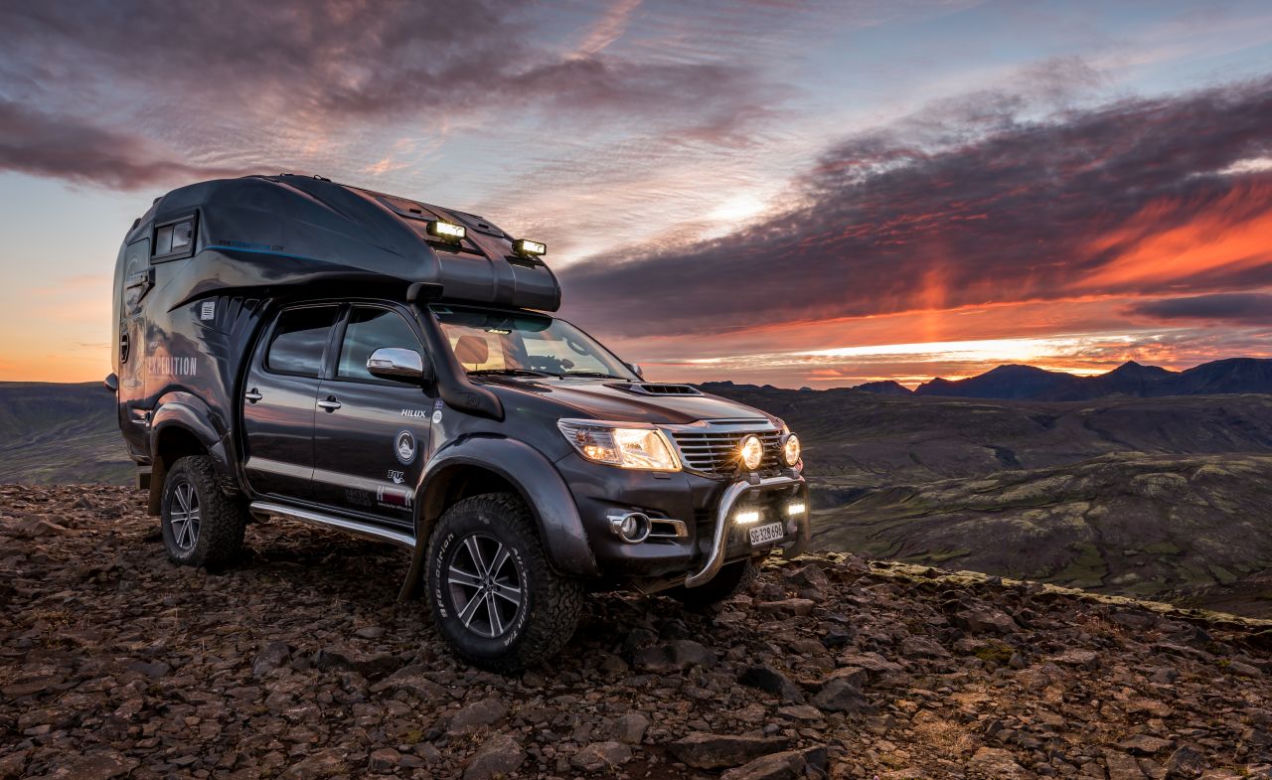 Toyota Hilux Expedition V1 - pick-up i kamper w jednym