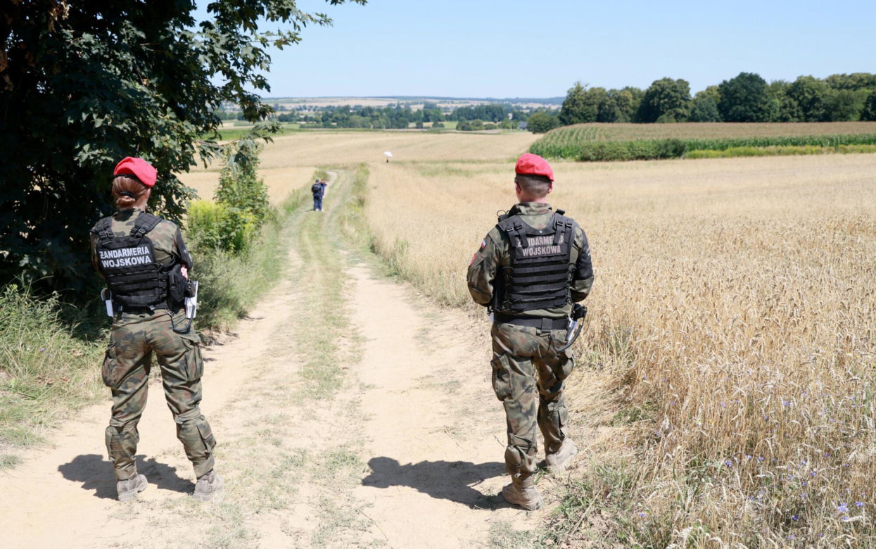 Huk i lej w ziemi. Mieszkańcy przerażeni: "Wiedziałam, że to ruskie"