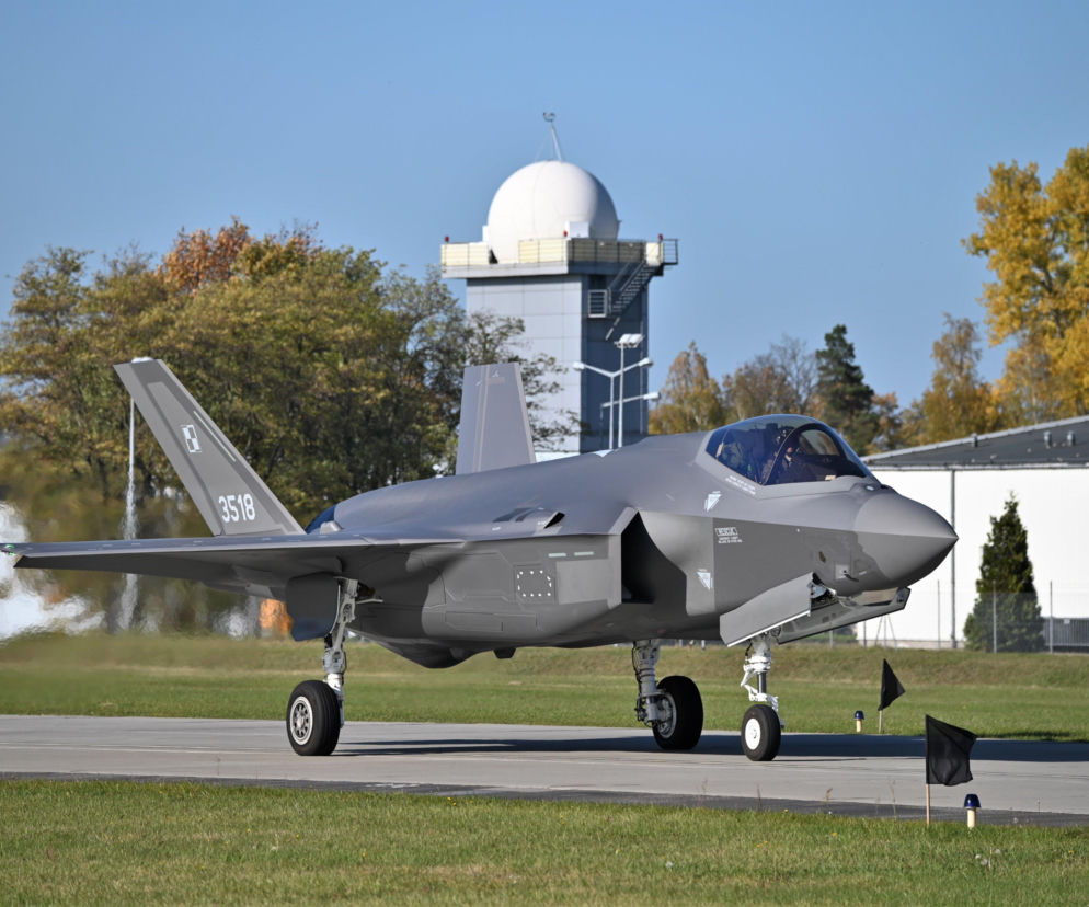 Dziesiąty F-35A Husarz już w Polsce. Maszyna wylądowała w 32. Bazie Lotnictwa Taktycznego w Łasku