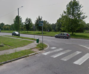 Przejście dla pieszych na skrzyżowaniu ulic Derdowskiego i Świerczewskiej (2017 r.)