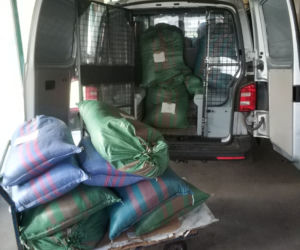 Policjanci przejęli nielegalną kontrabandę! Tytoń, susz i alkohol warte ćwierć miliona złotych [ZDJĘCIA]