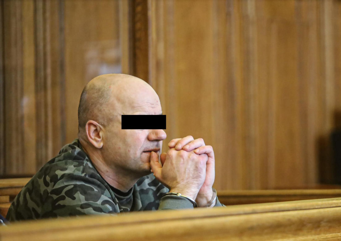 Zabił żonę i uciekł do matki. Przed sądem wykręcał się i kłamał