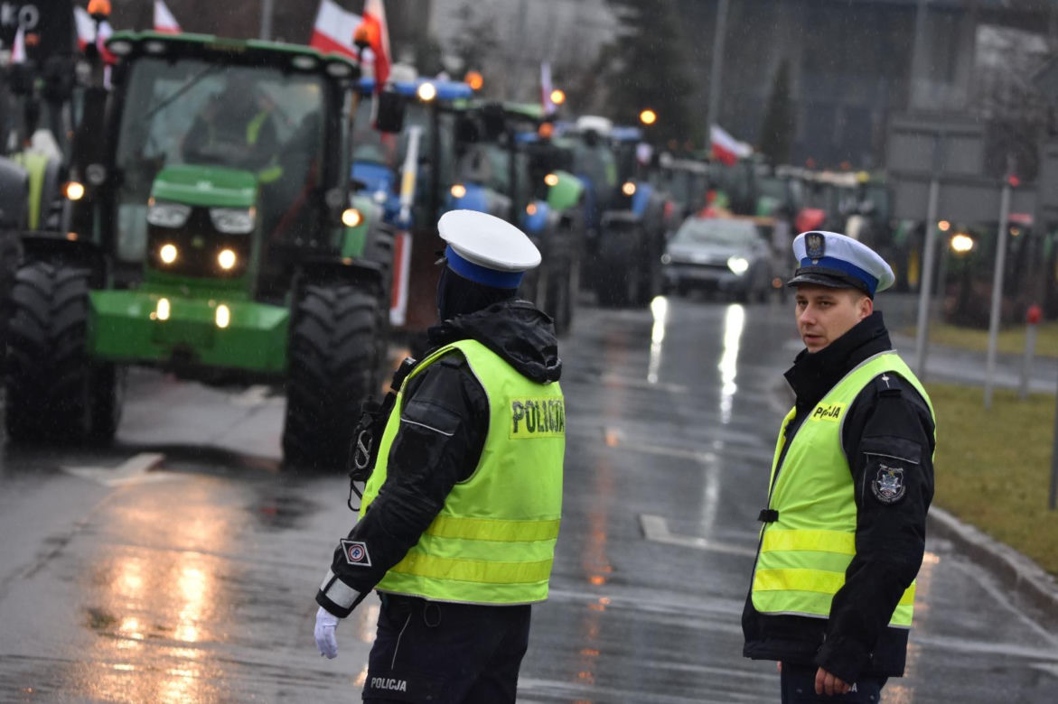 Protest rolników 2024. Ciągniki rolników blokują wjazdy do Poznania