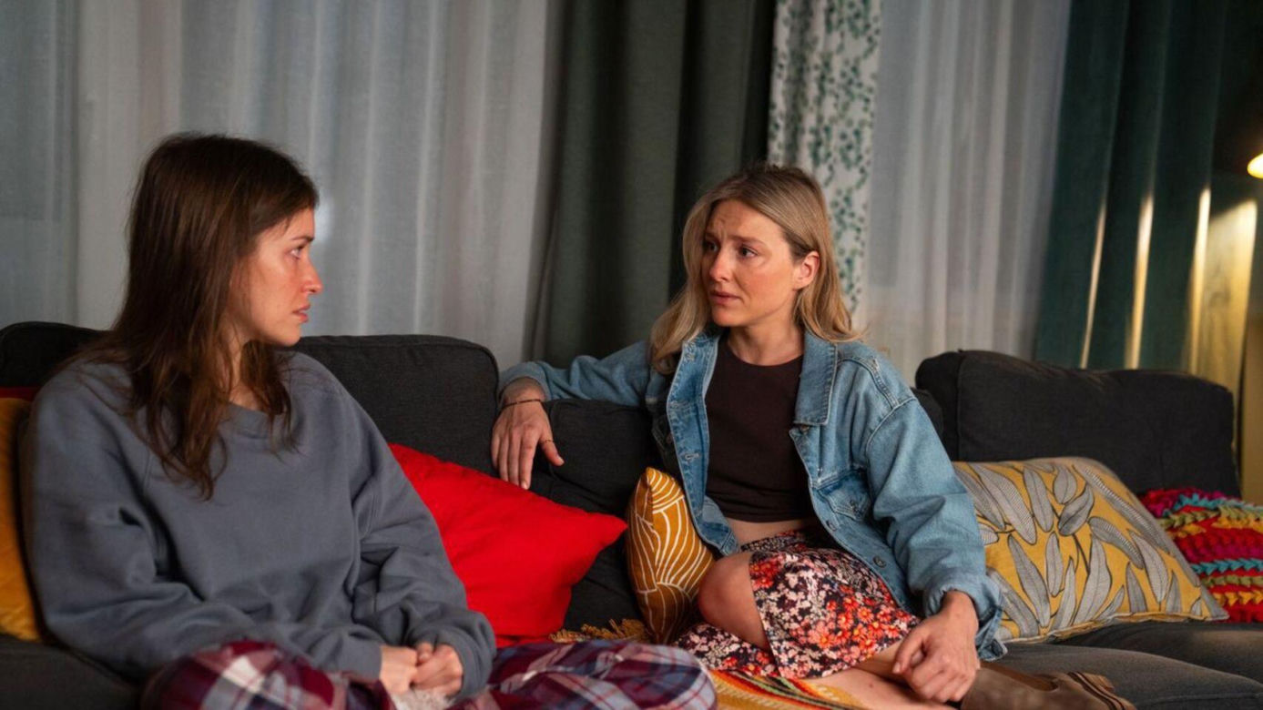 Barwy szczęścia odc. 3122. Madzia (Natalia Sierzputkowska), Grażyna (Kinga Suchan)