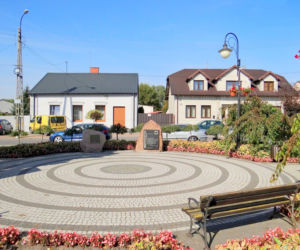 To jedno z najstarszych miast w woj. łódzkim. Było osadą słowiańską, a później siedzibą biskupów