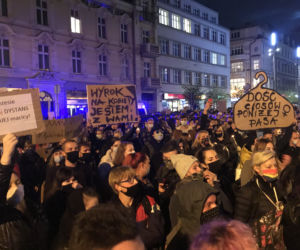Protest kobiet w Katowicach. Tłumy strajkują przeciwko zakazowi aborcji