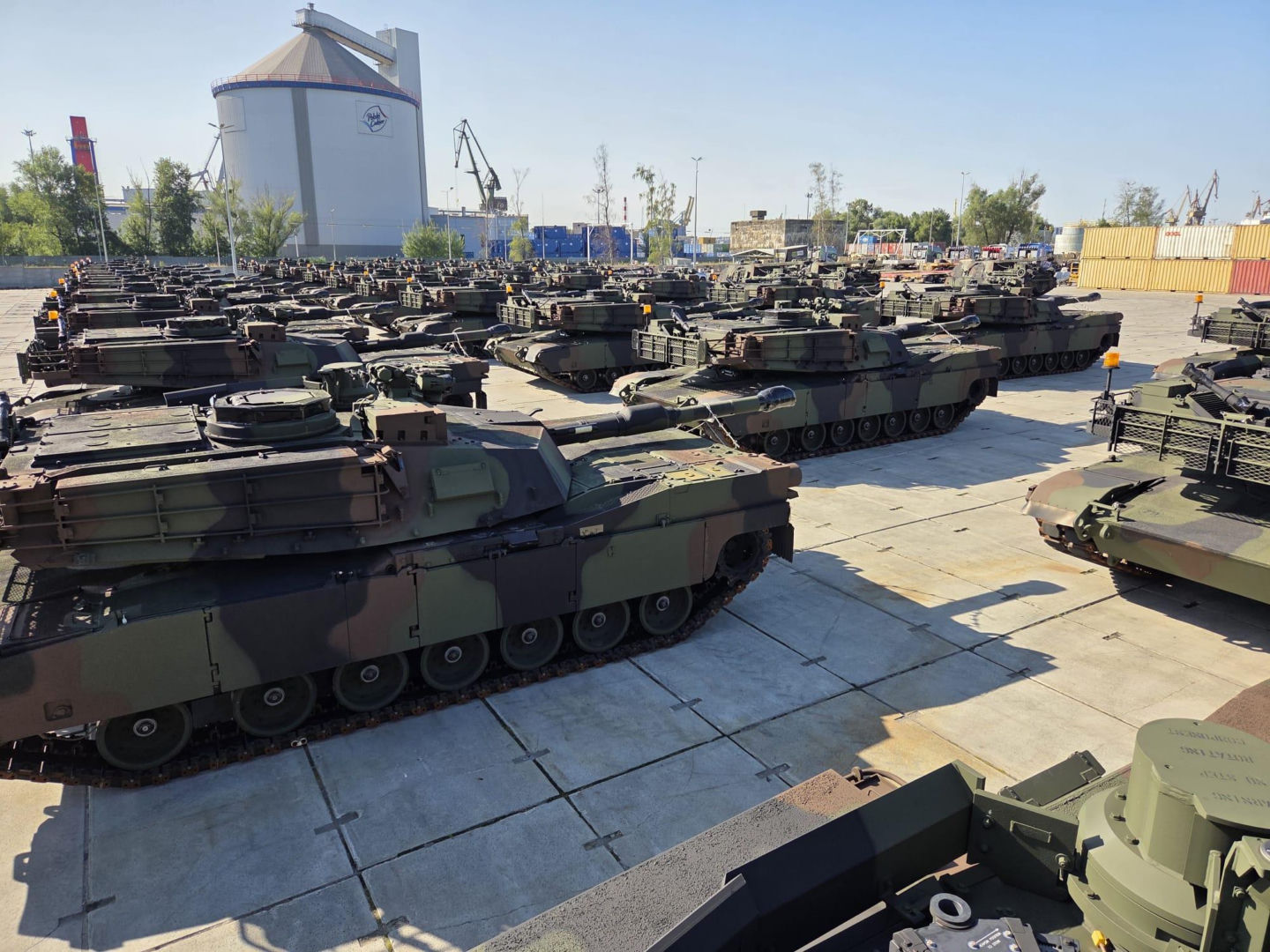 Nowe czołgi Abrams w Polsce. Dostawa M1A2 SEPv3 i M88A2