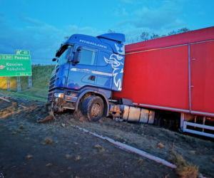 Poważny wypadek ciężarówki na trasie S5