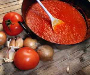 Domowy ketchup: jak go zrobić? Podajemy sprawdzony przepis