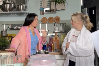 M jak miłość. Kinga (Katarzyna Cichopek), Lenka (Olga Cybińska)